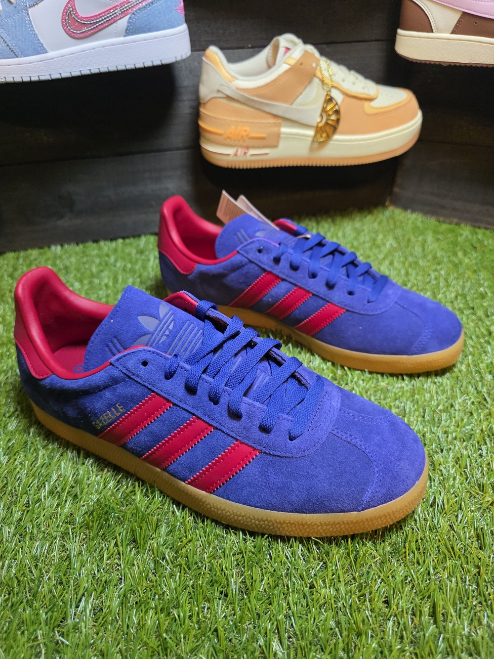 adidas Gazelle 10 Men’s Sneakers — Blue with Red Accents